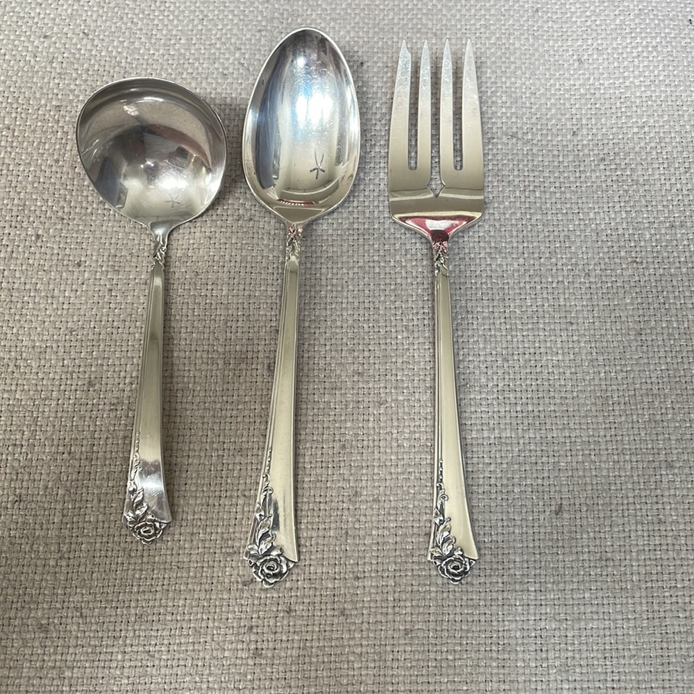 Oneida Dámaso Rose Heirloom Sterling Silverware - Picture 4 of 7